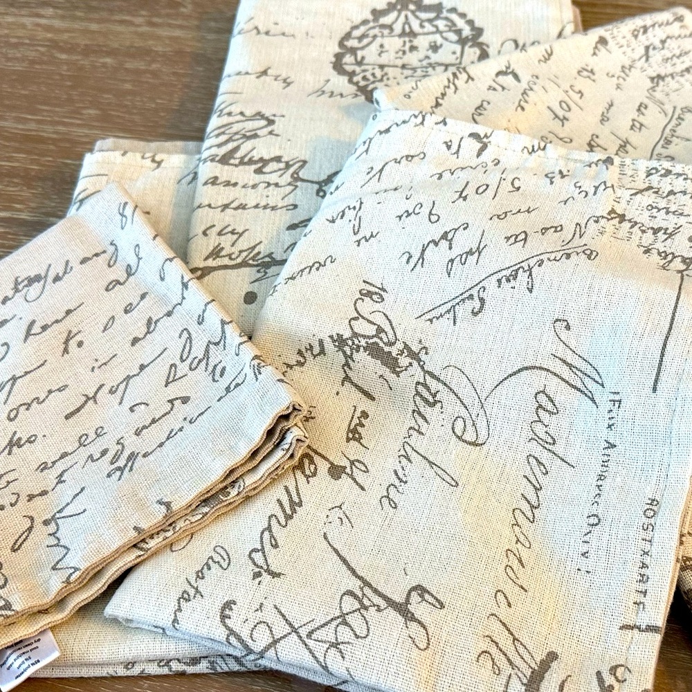 Set of 6 “postmark” place settings.